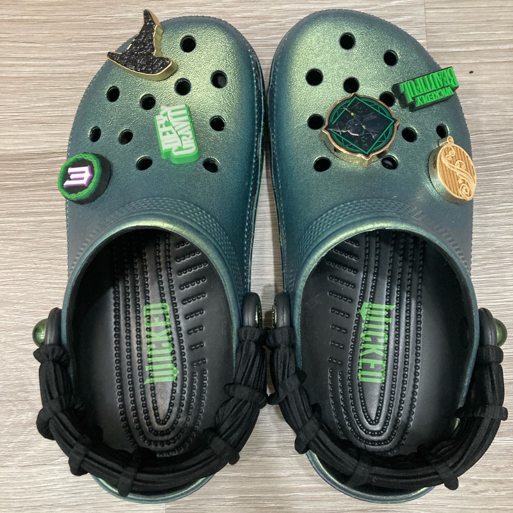 CROCS Special Edition Elphaba Wicked Crocs - Picture 2 of 7